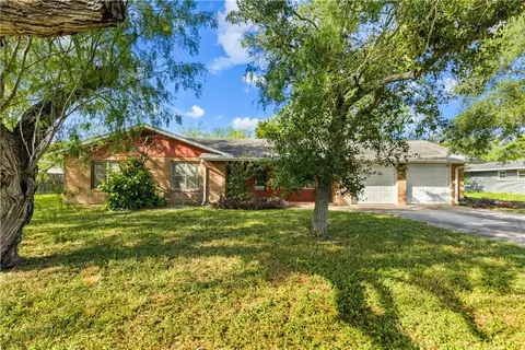 Exterior - 706 E Henderson St, Bishop, TX 78343 photo 3 of 8