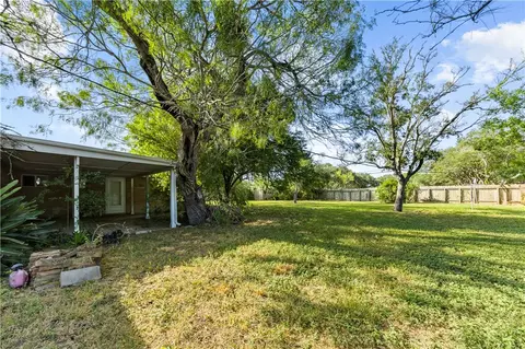 Exterior - 706 E Henderson St, Bishop, TX 78343 photo 5 of 8