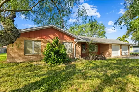 Exterior - 706 E Henderson St, Bishop, TX 78343 photo 2 of 8