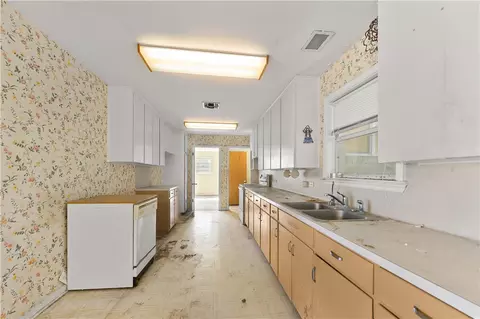 Kitchen - 706 E Henderson St, Bishop, TX 78343 photo 3 of 4