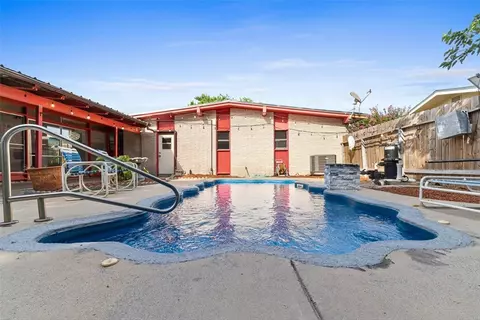 123 E Janin Cir, Portland, TX 78374