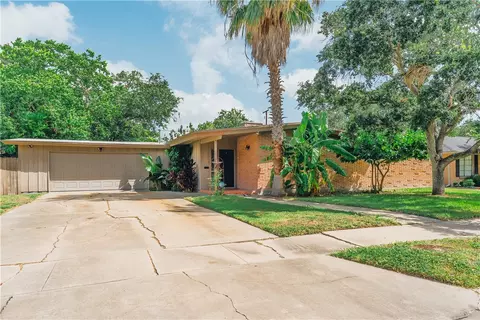 606 Dolphin Pl, Corpus Christi, TX 78411