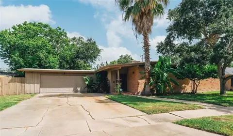 606 Dolphin Pl, Corpus Christi, TX 78411