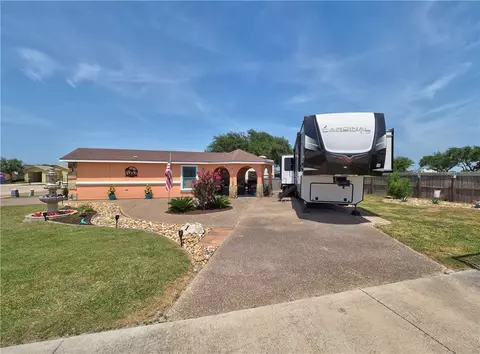 1 Augusta Cir, Aransas Pass, TX 78336