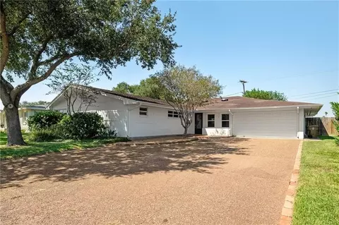 302 Dolphin Pl, Corpus Christi, TX 78411