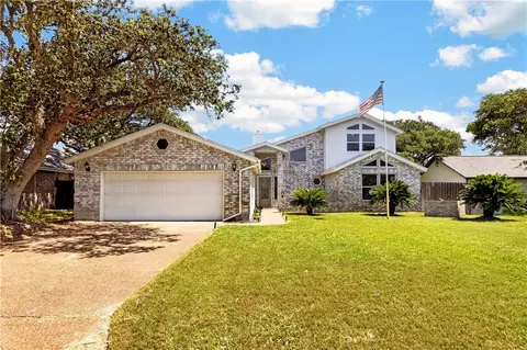 120 Marion Dr, Rockport, TX 78382