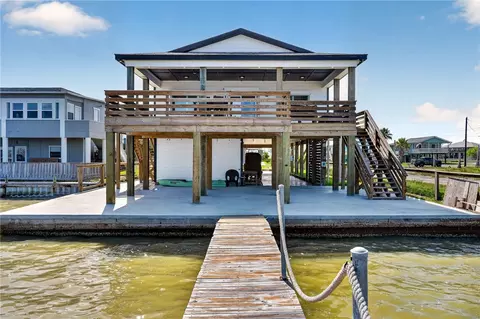 45 Belaire Dr, Rockport, TX 78382