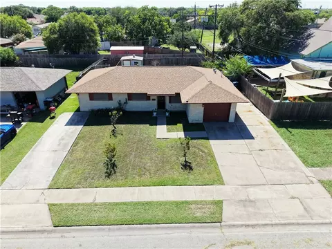 1241 Denver St, Portland, TX 78374