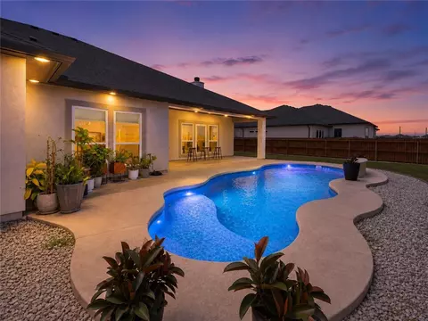 1886 Papa Mori Dr, Corpus Christi, TX 78414
