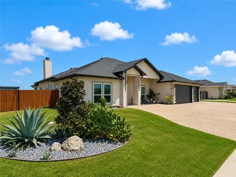 1886 Papa Mori Dr, Corpus Christi, TX 78414