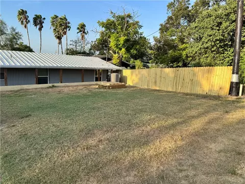 Exterior - 307 Stephens Loop, Mathis, TX 78368 photo 1 of 12