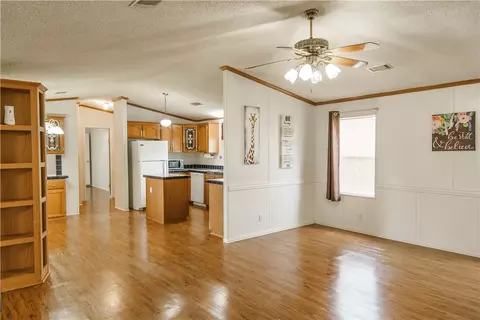 Living - 207 Dunbar St, Refugio, TX 78377 photo 2 of 5