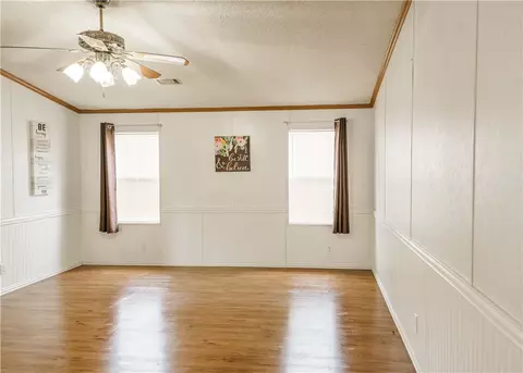 Living - 207 Dunbar St, Refugio, TX 78377 photo 1 of 5