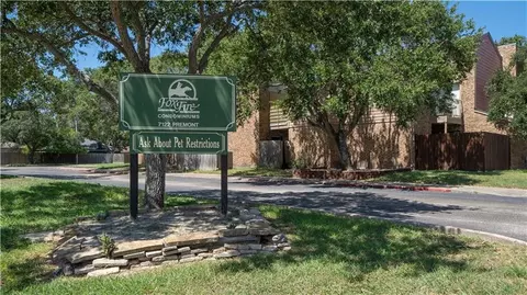 7122 Premont Dr #104, Corpus Christi, TX 78414