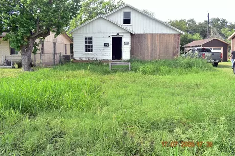 220 Short, Sinton, TX 78387