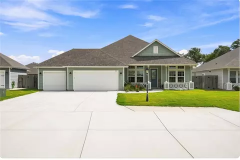 137 Angel Oak Dr, Rockport, TX 78382