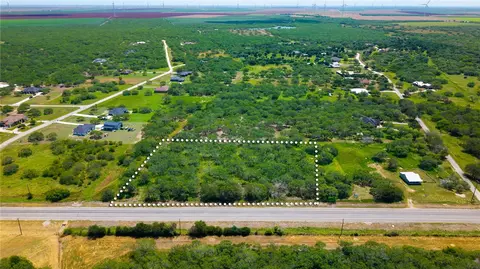 5452 N Main St, Mathis, TX 78368 photo 3
