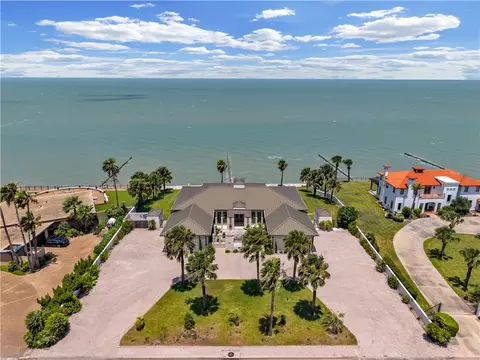 4734 Ocean Dr, Corpus Christi, TX 78412