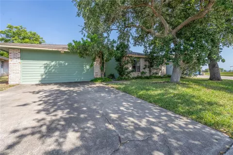 1810 Silver Sands Dr, Corpus Christi, TX 78412