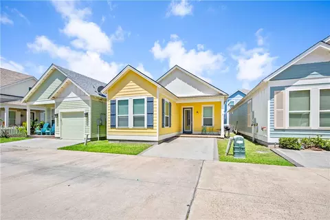 311 Sailhouse Way, Rockport, TX 78382