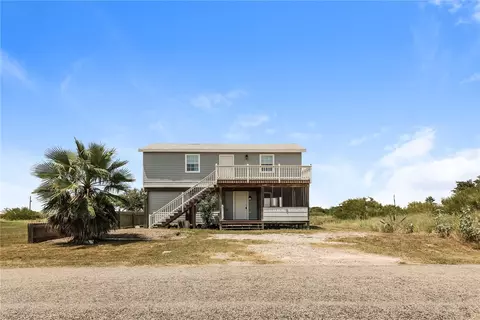 114 W Shady Oak, Rockport, TX 78382