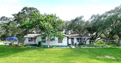 303 W 3rd St, Rockport, TX 78382