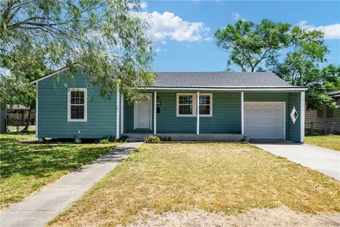 809 E Shelton St, Kingsville, TX 78363