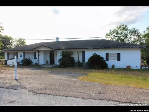 Exterior - 102 Holman St, Mathis, TX 78368 photo 2 of 4