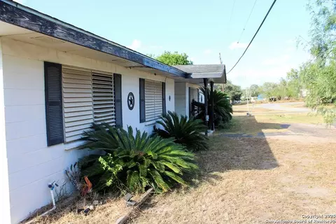 Exterior - 102 Holman St, Mathis, TX 78368 photo 3 of 4