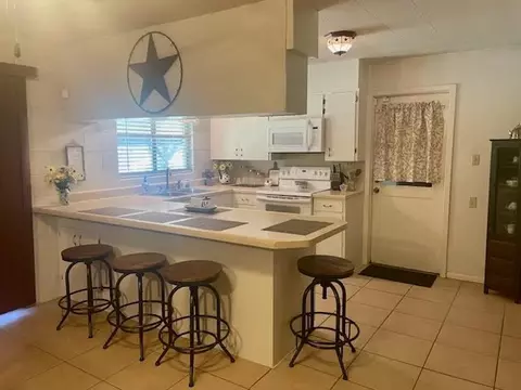Kitchen - 102 Holman St, Mathis, TX 78368 photo 4 of 4