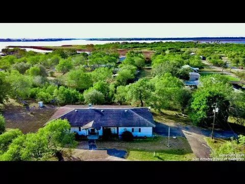View/Area - 102 Holman St, Mathis, TX 78368 photo 1 of 3