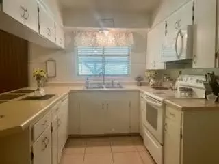 Kitchen - 102 Holman St, Mathis, TX 78368 photo 2 of 4