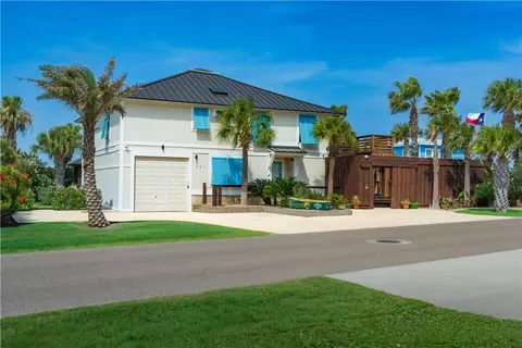 541 Channel View Dr, Port Aransas, TX 78373