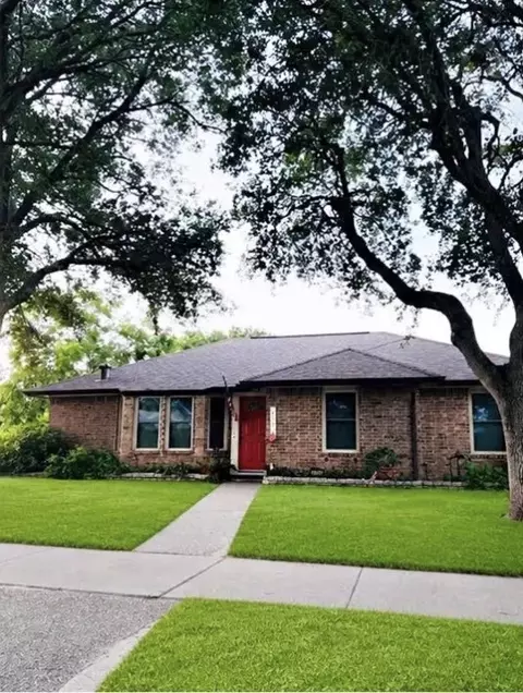 2153 Alazan Dr #1, Corpus Christi, TX 78418