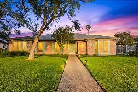 401 Cape Cod Dr, Corpus Christi, TX 78412