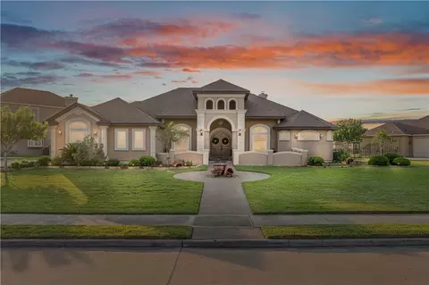 8401 Lago Vista Dr, Corpus Christi, TX 78414