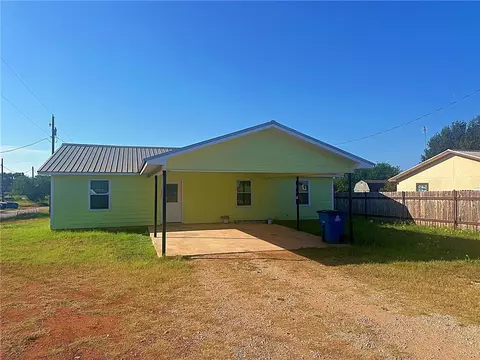 279 Edwards Ave, Charlotte, TX 78011