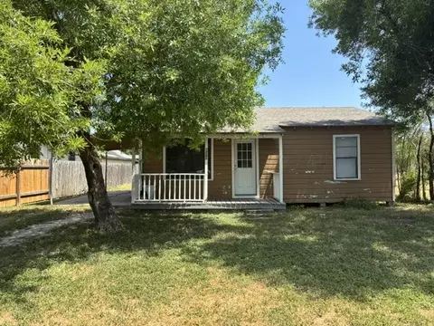 1240 E Nettie Ave, Kingsville, TX 78363