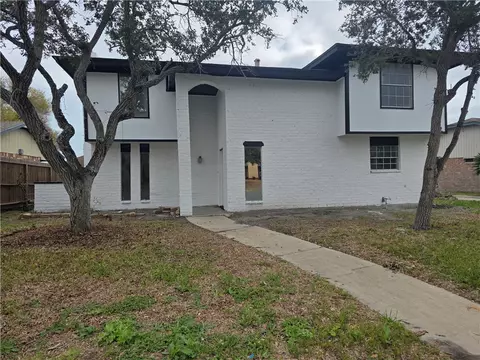932 Waterview St, Portland, TX 78374
