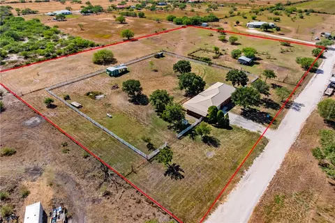 152 Clearwater Xing, Orange Grove, TX 78372