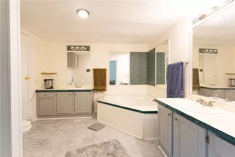Bath - 9481 County Road 505, Mathis, TX 78368 photo 1 of 3
