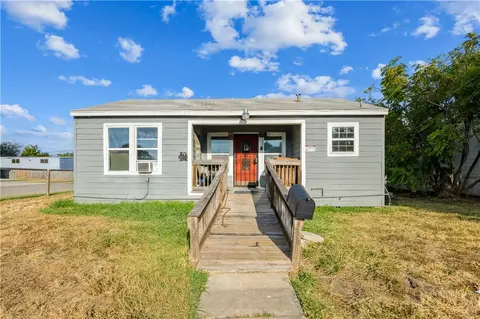 2525 Crews St, Corpus Christi, TX 78405