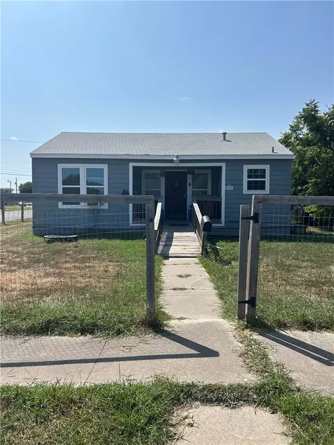 2525 Crews St, Corpus Christi, TX 78405