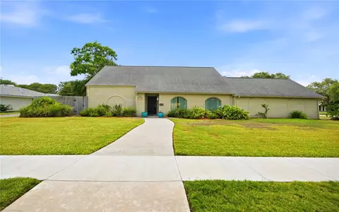 345 Cape Hatteras Dr, Corpus Christi, TX 78412