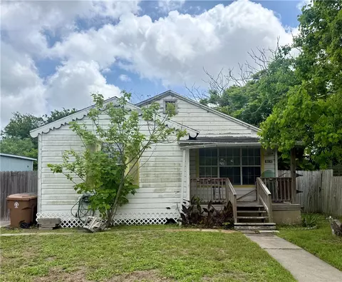 4814 Dodd Dr, Corpus Christi, TX 78415
