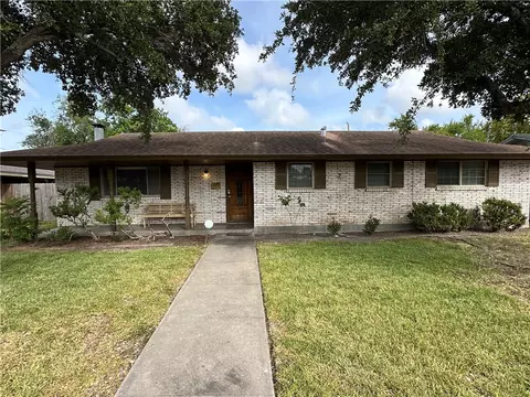 1030 Burkshire Dr, Corpus Christi, TX 78412