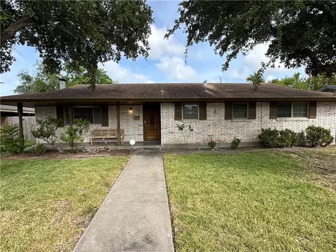 1030 Burkshire Dr, Corpus Christi, TX 78412