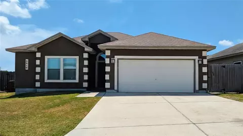 2810 Lake Tranquility Cir, Corpus Christi, TX 78414