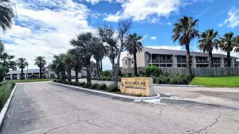 2004 Bayhouse Dr #2004, Rockport, TX 78382