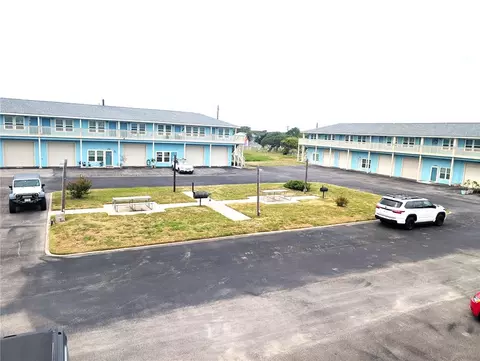 1809 Hillcrest Dr #205, Rockport, TX 78382